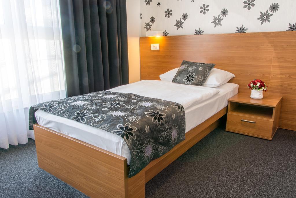 Hotel Delminivm Zagreb Extérieur photo