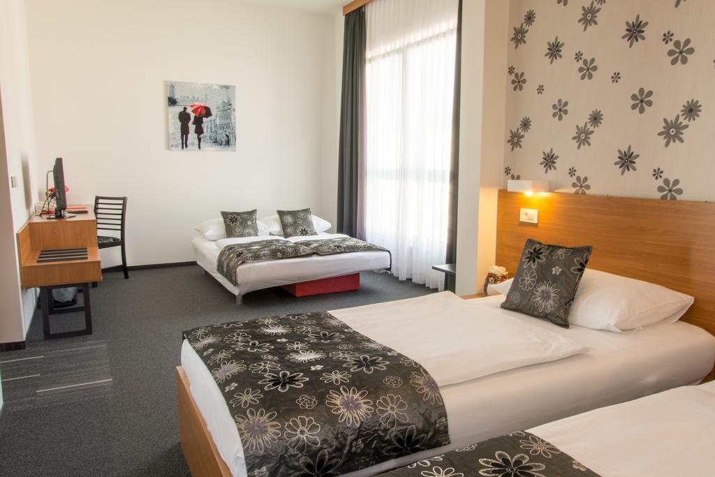 Hotel Delminivm Zagreb Extérieur photo