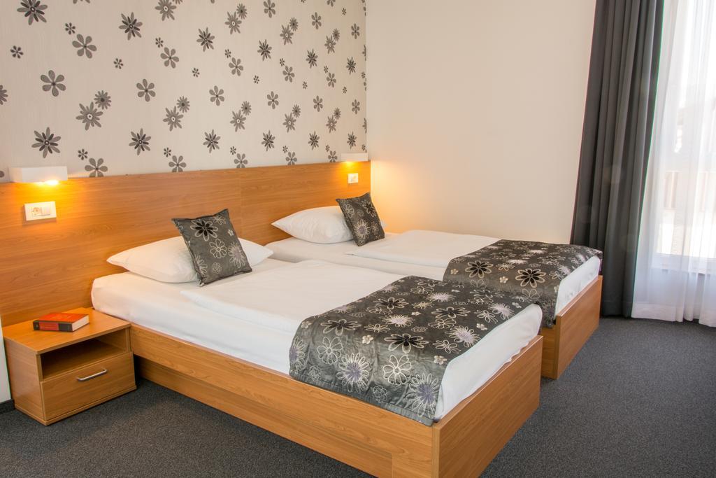 Hotel Delminivm Zagreb Extérieur photo